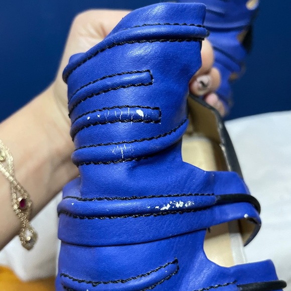 blue slight platform heel - Picture 2 of 3